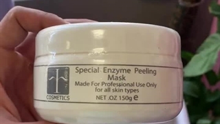 پیلینگ آنزیمی F Cosmetic؛ پاکسازی ملایم برای پوست‌های حساس!