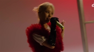 اجرای Is This Bad b****** number از سویون ، بی بی و لی یونگجی در Dingo