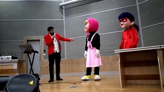 دختر کفشدوزکی و ماشا در جشن مدرسه