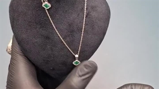 نیم ست نقره ونکلیف نگین دار از گالری نقره حیات