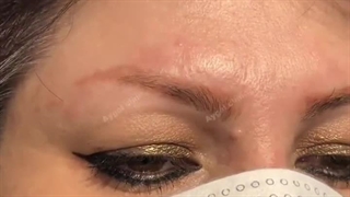 ابروهای پرپشت و طبیعی، راز جذابیت چهره شما
