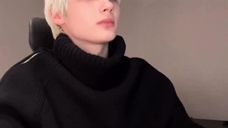 بلاخره کامنتا باز شدن! حالتون چطوره؟ لارا جان مادر ۲۲ روزه خبر ندارم ازتستسسستتس