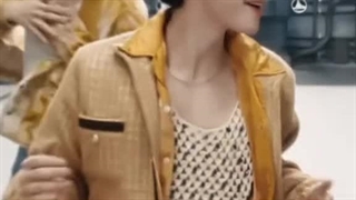 خواهرا و یا شایدم برادرا کسی اسم این آهنگو میدونه رفته تو مخم این یه تیکش