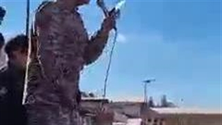 کولاکی دوباره از سربازان سید علی.  از بریدن سرمون ترسی نداریم