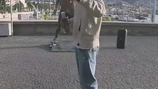 آتش‌زدن مجسمه کریستیانو رونالدو در شهر زادگاهش + ویدیو