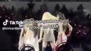 مگه نمیدونی جنی چقدر پر انرژیه تو کنسرت