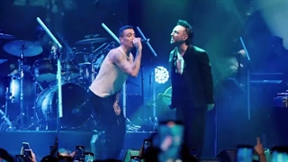 Can_Bonomo_ft._Mabel_Matiz_-_Kalbi_Hepten_Kırıklara__Live__#KaraKonular(720p)