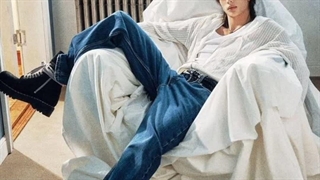 منتشر شده از هیونجین SKZ برای کالکشن تابستانی GUESS Jeans