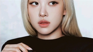 رزی برای مجله ELLE Korea و همکاری با برند YSL Beauty.  Г  ࣮ 